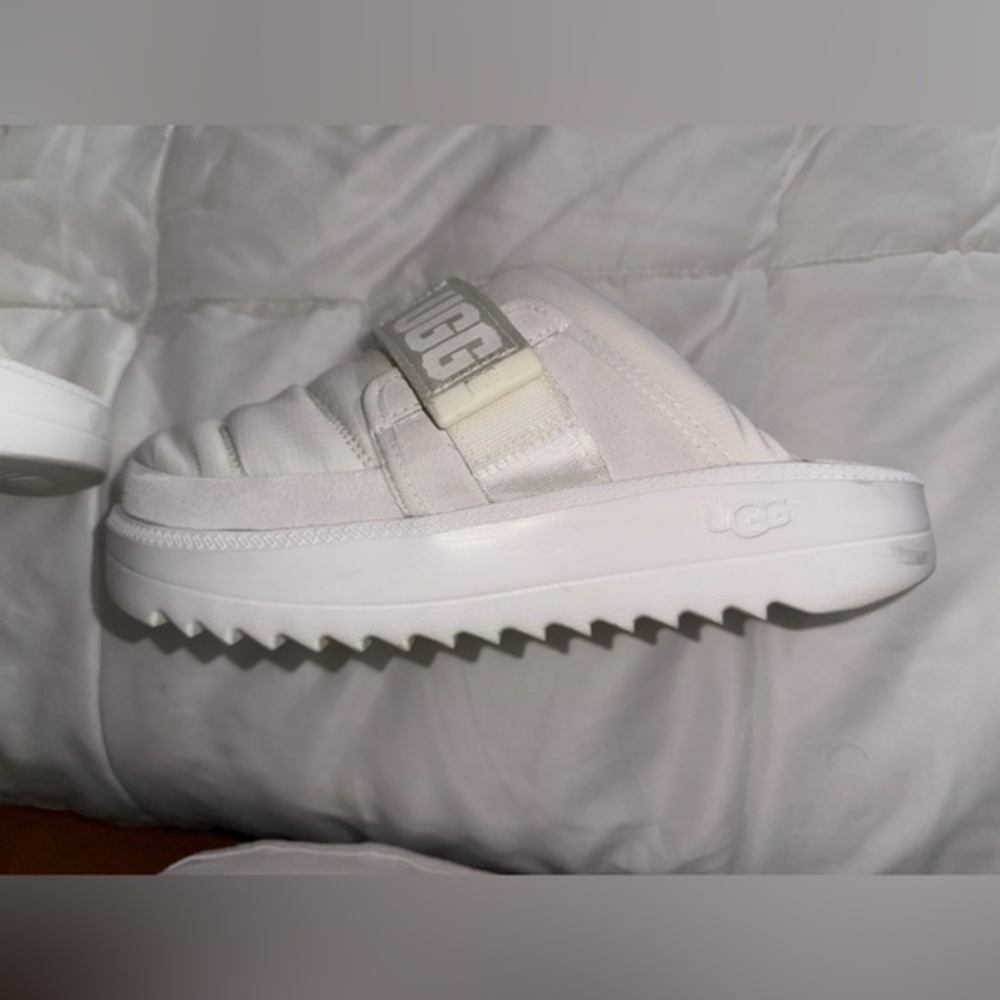 UGG Maxxer Strap Slides